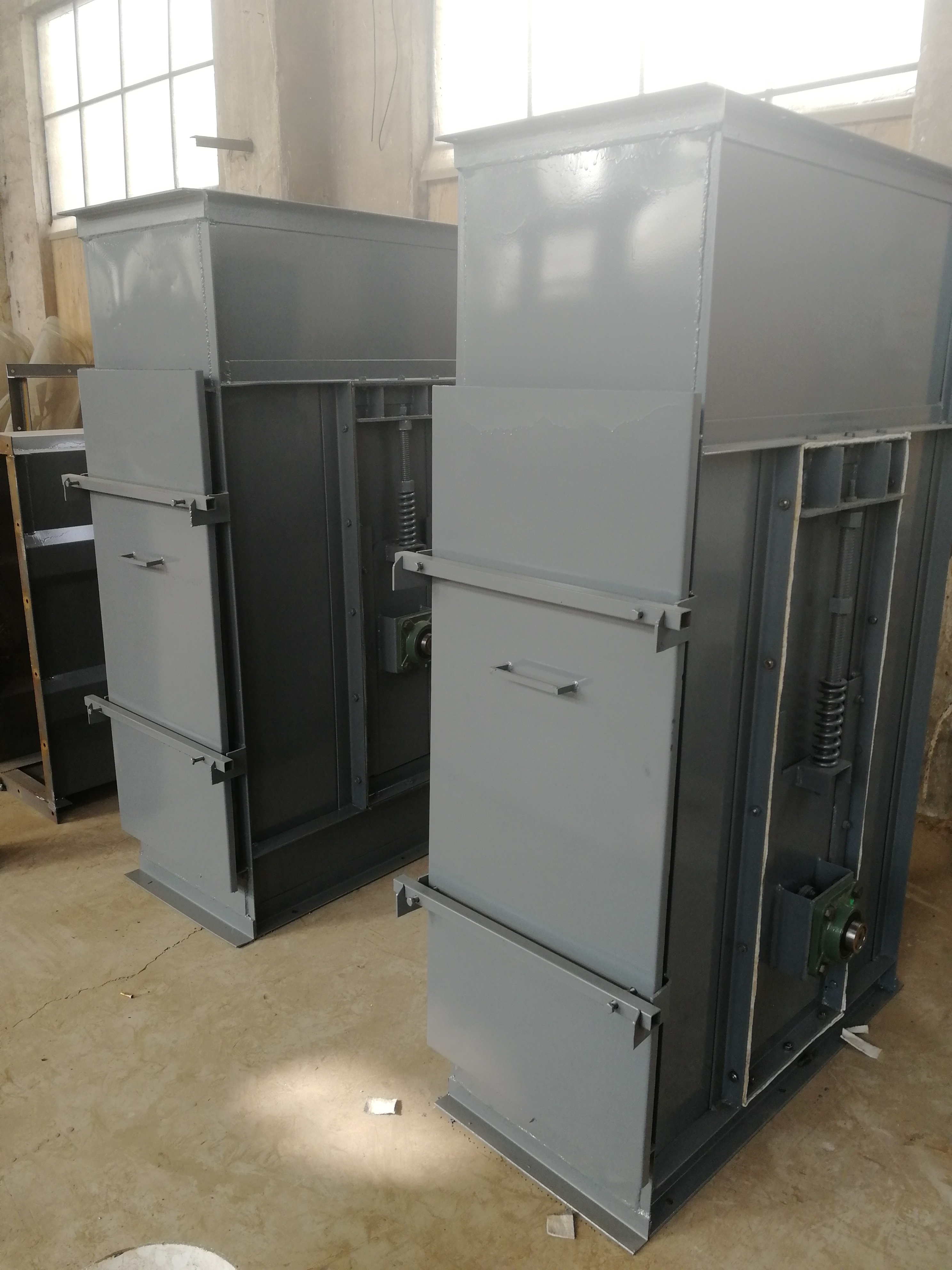 垂直斗式提升機(jī)的維護(hù)和注意事項(xiàng)